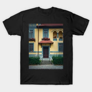 vintage house facade T-Shirt